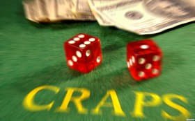 Tampilan antarmuka live casino sobat55 dengan dealer nyata dan meja baccarat interaktif